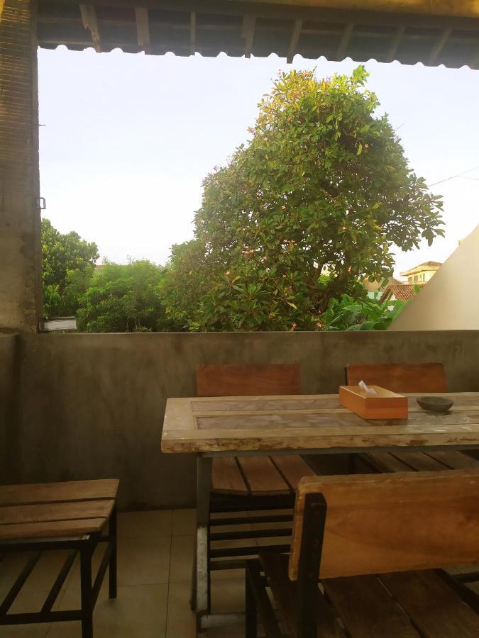 The Cubic Hostel Yogyakarta Exterior photo